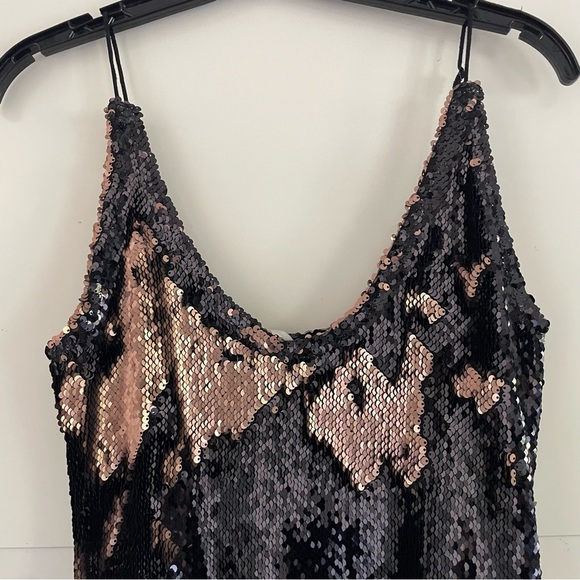 NEW! Intimately free people seeing double reversible sequin dress 26406 - Picture 4 of 13